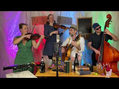 Petra Alexandra - Kiss Me Honey