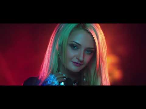 Ece Toprak ft  Sinan Özen  Öpsene Beni Official Video