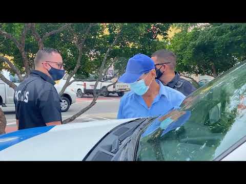 Polis di barrio a detene un sospechoso cu a spanta di a wak polis y a core a gar’e cu droga.