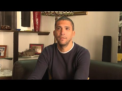 شاهد ماذا قال الصحفي الجزائري خالد درارني بعد خروجه من السجن…