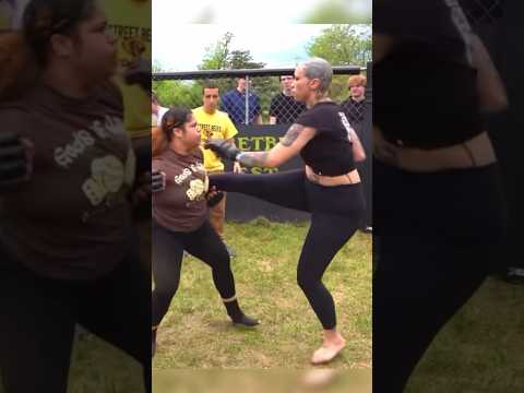 These ladies both wanted the smoke 💨👊