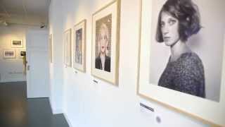 Zilveren camera en Boog op MIJ Expositie Trailer bij Museum IJsselstein