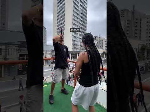 Jovem MK no bloco BEATLOKO