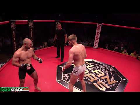 Callan Peace vs Rory Girvan - Clan Wars 32