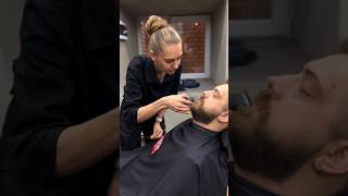 Download lagu 💖Time to Headshave! Beautiful BARBER is Back #shorts #haircut mp3 Download lagu 💖Time to Headshave! Beautiful BARBER is Back #shorts #haircut mp3
