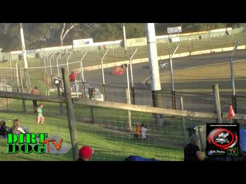 2011 National Super Sedan Series Rd 4 - Ronnie Pyne Wins Heat 1 - Borderline Speedway, AU