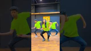 Download lagu Chor Bazari 🔥💚 | Sameeksha sud beautiful dance status | Instagram reels | TikTok video mp3