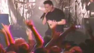 Papa Roach - Broken Home (Live MTV)