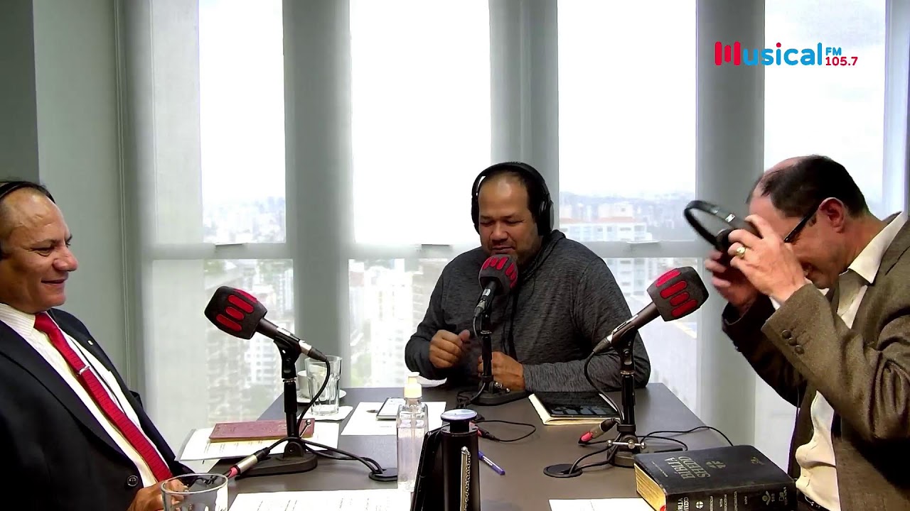 Debates - O Espírito Santo ao se manifestar pode derrubar as pessoas? 03.11.2021 - Radio Musical FM