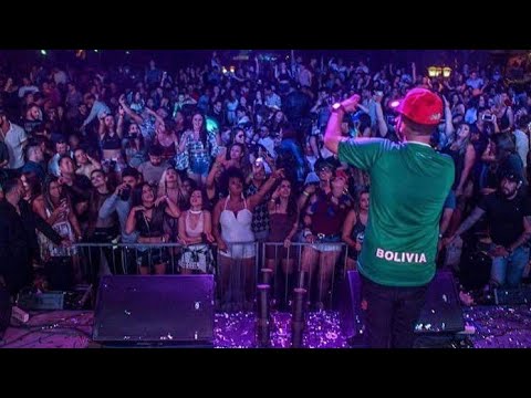 Mc G15 ao vivo na Bolívia calourada 2018 Deu onda' cara bacana