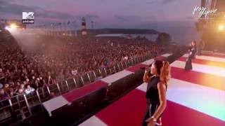 Jess Glynne - Ain&#39;t Got Far To Go (Live at MTV Crashes Plymouth 2016)