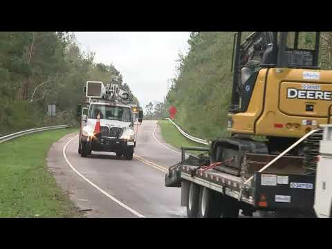 Many roads and highways remained closed as rising waters in North Carolina kept drivers from passing through. Some residents abandoned their flooded cars. (Sept. 17)