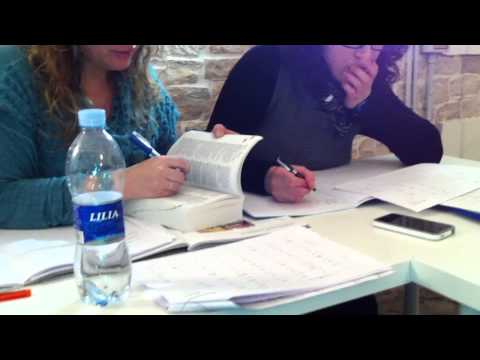 Beginners practising pronunciation _ Royal English School (Bitetto BA)