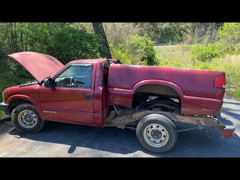 The BEST Way to Remove or LIFT THE BED on a Chevy S10/GMC Sonoma while Replacing the Fuel Filter