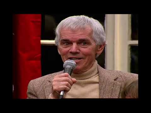 Roy Drusky sings "Peel Me a Nanner"