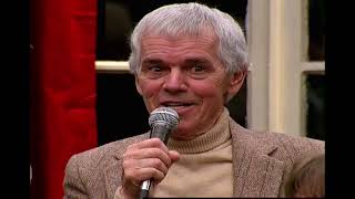 Roy Drusky sings &quot;Peel Me a Nanner&quot;