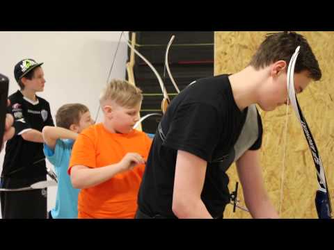 Stutt video frá Yngri flokkunum á Íslandsmótinu innanhúss í Bogfimi 2015