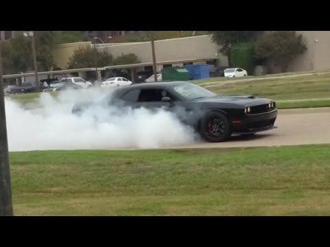 2015 Challenger Hellcat Burnout