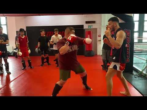 Coole Kickbox-Kombinationen bei Pyranha MMA Offenbach: