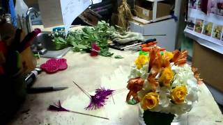 preview picture of video 'DIY Flower Designing by Rockledge Roses & Wines'