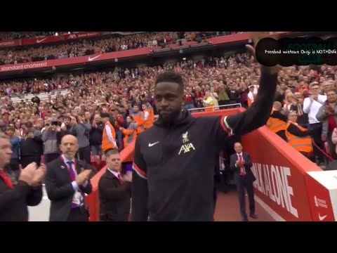 Divock Origi receives a guard of honour at Anfield #LFC #YNWA ❤️