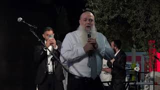 למען החטופים | הרב יגאל כהן בכיכר החטופים  (ארגון ענפים) - התמונה מוצגת ישירות מתוך אתר האינטרנט יוטיוב. זכויות היוצרים בתמונה שייכות ליוצרה. קישור קרדיט למקור התוכן נמצא בתוך דף הסרטון