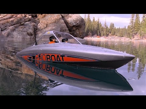 New ProBoat Jet Boat vrs NQD Tear Into in Scale Town - RC CWR