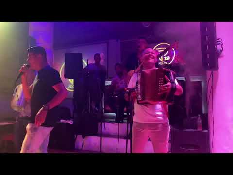 Déjame llorar (Diomedes Díaz) sonido en vivo (usar audífonos)