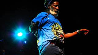 Burning Spear Old Marcus Garvey + dub version