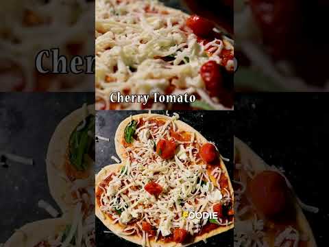 Classic Margherita Pizza | Easy Pizza Recipe | Happy World Pizza Day 🍕#shorts #pizza