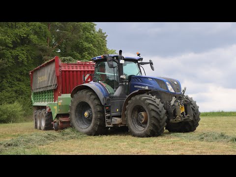 1. Schnitt 2025 NEW HOLLAND/Strautmann Magnon CFS 10-470