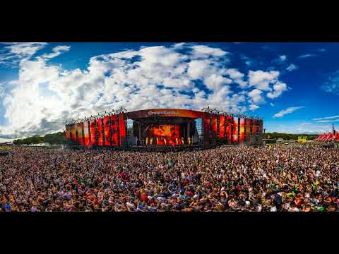 Crissy Criss @ Creamfields 2011