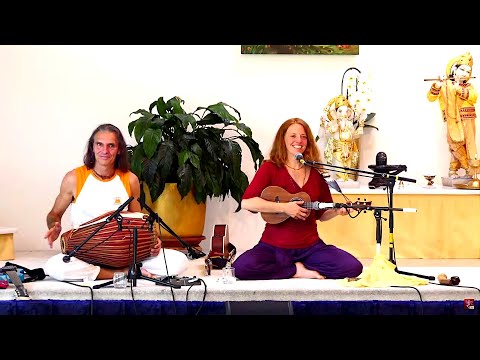Mantrakonzert Weltyogatag mit Shankari Susanne Hill - Yoga Vidya Live Konzert Mantra singen 21.06.20