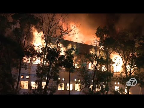 Dramatic video shows large fire at East Bay vacant commercial building