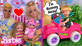Download lagu Barbie Doll Tommy is Jealous of New Baby Sister and Runs Away! mp3