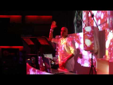 Roger Shah @ Stage, Guatemala playing Ancient World & Manne's Song (Video 21/23)