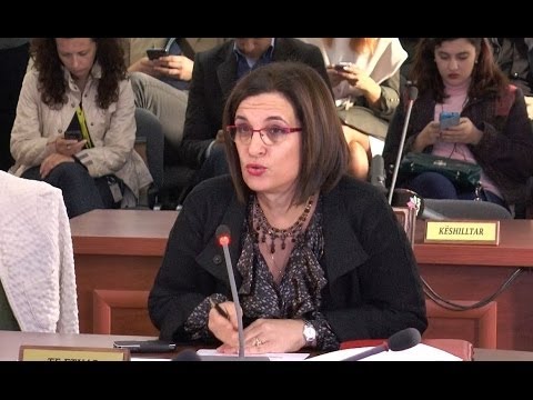 A1 Report - Harito: Asistencë ndërkombëtare për shkarkimet në administratë