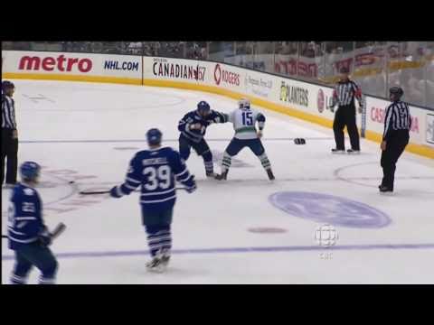 Mike Brown vs Tanner Glass - Nov 13th 2010 (HD)
