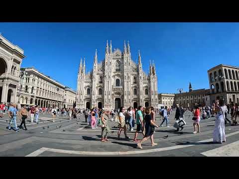 MILANO, SABATO 10 SETTEMBRE 2022 - UNA PANORAMICA DI PIAZZA DEL DUOMO -