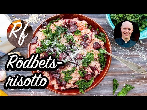 Laga en krämig risotto smaksatt med rostade rödbetor - en rödbetsrisotto! Som en vanlig risotto fast med goda rödbetor i. >