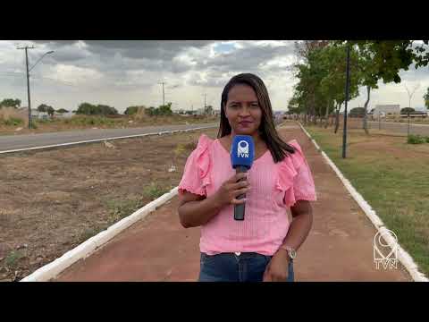 VÁRIOS DOCUMENTOS DA SEC  DA SAÚDE DE PORTO NACIONAL E MONTE DO CARMO FICARAM ESPALHADOS PELA TO 255