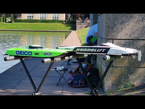 TFL ZONDA VS Pro Boat Miss Geico