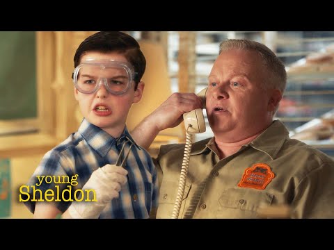 What’s Wrong With Sheldon’s Sandwich? | Young Sheldon