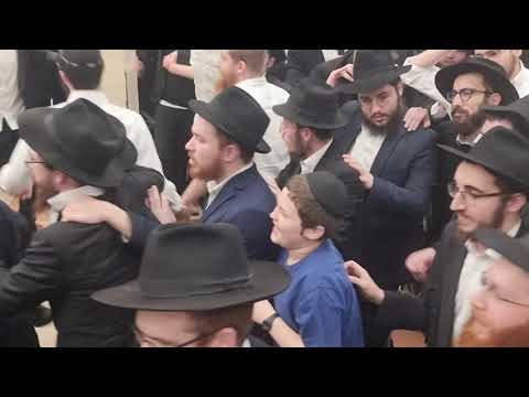 Yud Daled Kislev 5782 - Dancing in 770