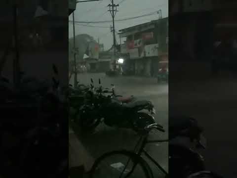 Rainy day#rain#rainyseason#rainsounds#traffic