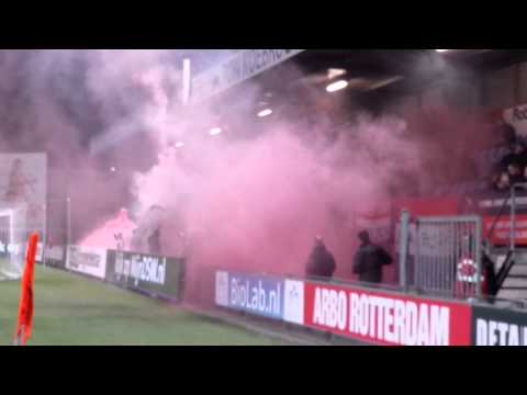 1 maart 2014 Excelsior - Achilles : Rook bij start