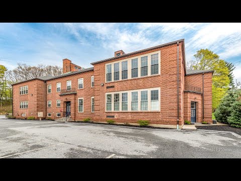 195 Collincote St, Unit 207, Stoneham MA  - Michael Barrett - Tel 781-910-3104