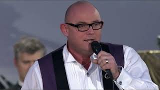"Hallelujah"  Richard Abel &amp; special guest Ronan Tynan