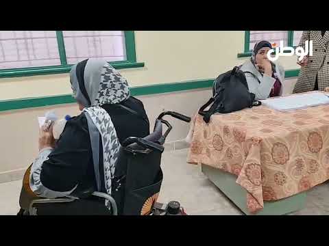 على كرسي متحرك.. ذوي الهمم يشاركون في انتخابات النواب 2025 بمحافظة أسوان