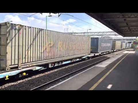 Direct Rail Services 66423 & 66425 working Daventry - Mossend at Nuneaton
